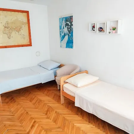 Lovely Flat דירה *